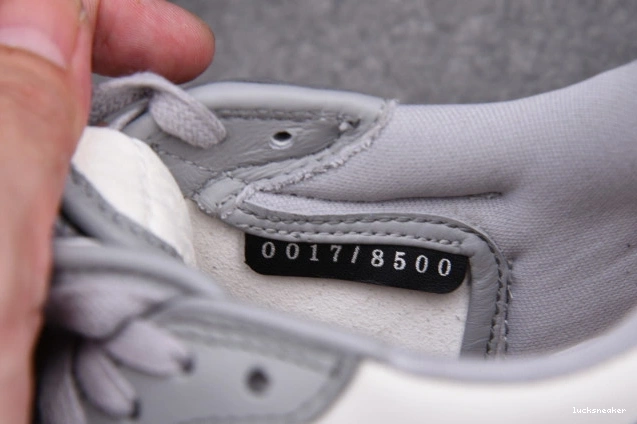 Rep LUCY JORDAN DR X CN8607-002 LOW box) 1 (DR OG shoe 0814